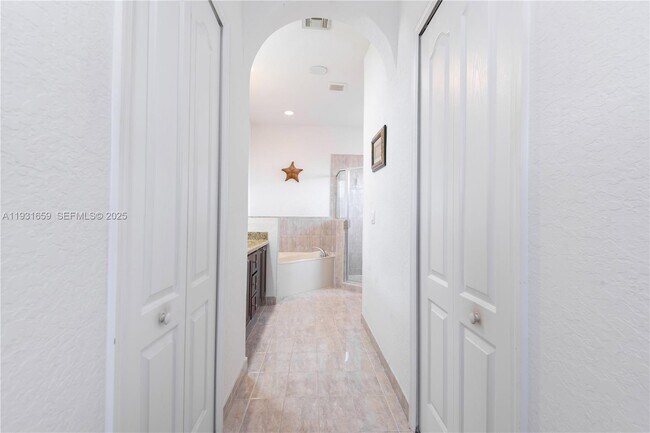 Building Photo - 18361 SW 154th Ave