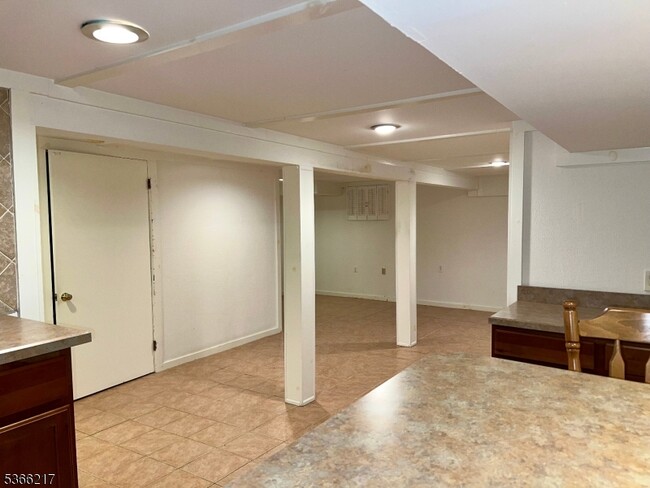 Building Photo - 63 Primrose Ln