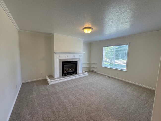 Building Photo - 156 W 100 S