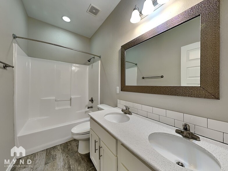 Building Photo - 1742 N Reno Dr