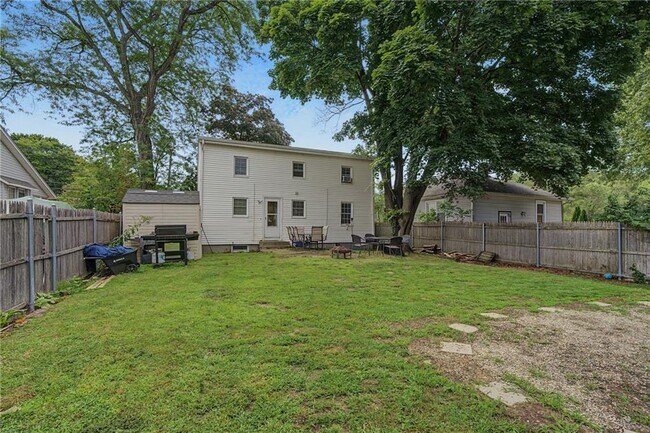 Building Photo - 1349 W Shore Rd