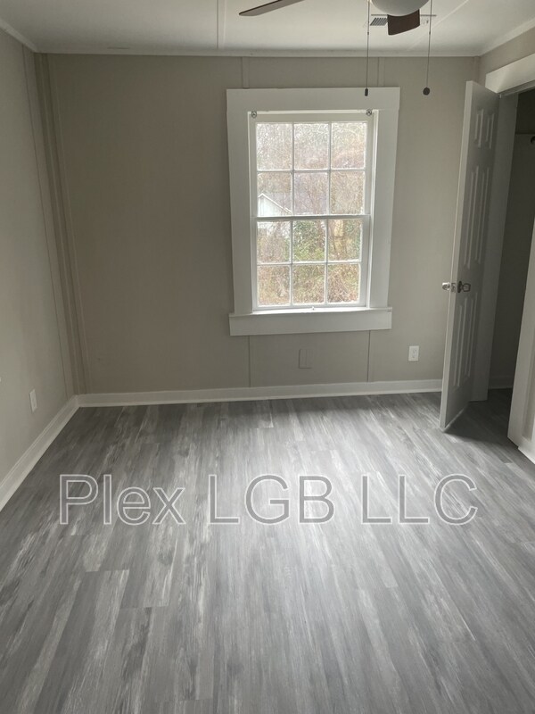 Building Photo - 212 Cato St