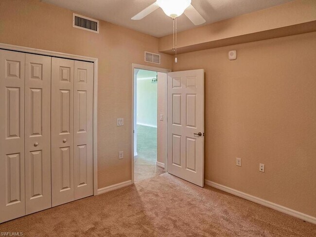 Building Photo - 9731 Acqua Ct