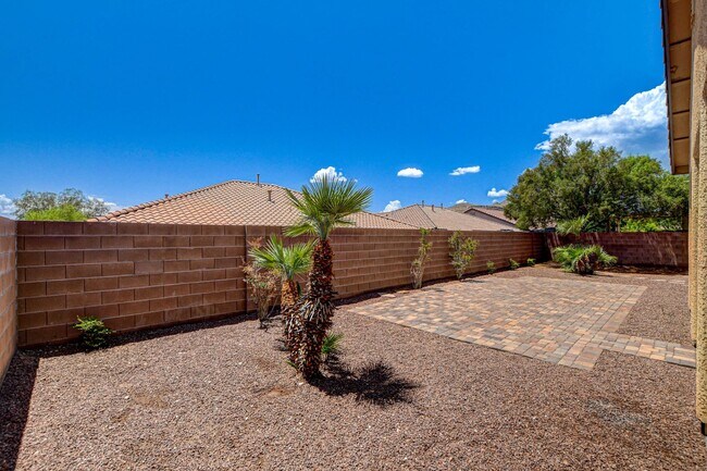 Building Photo - 4 Bedroom Single Story in Mountains Edge