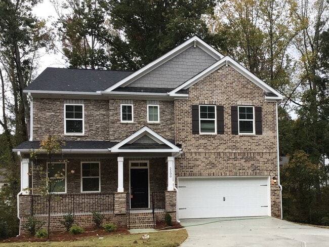 Primary Photo - 2200 Brook Enclave Trail
