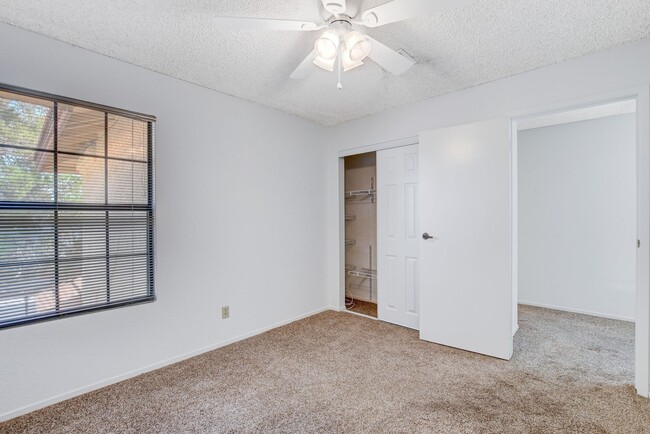 Building Photo - 4BEDROOM HOME ON THE GOLF COURSE 89130 * C...