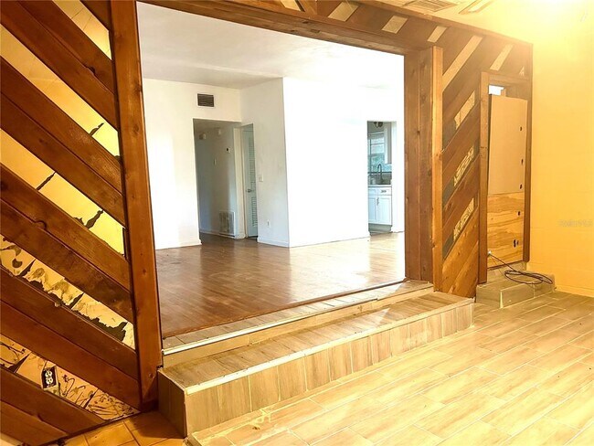 Building Photo - 112 Dahlia Dr