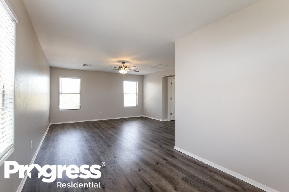 Building Photo - 15065 N 173rd Dr