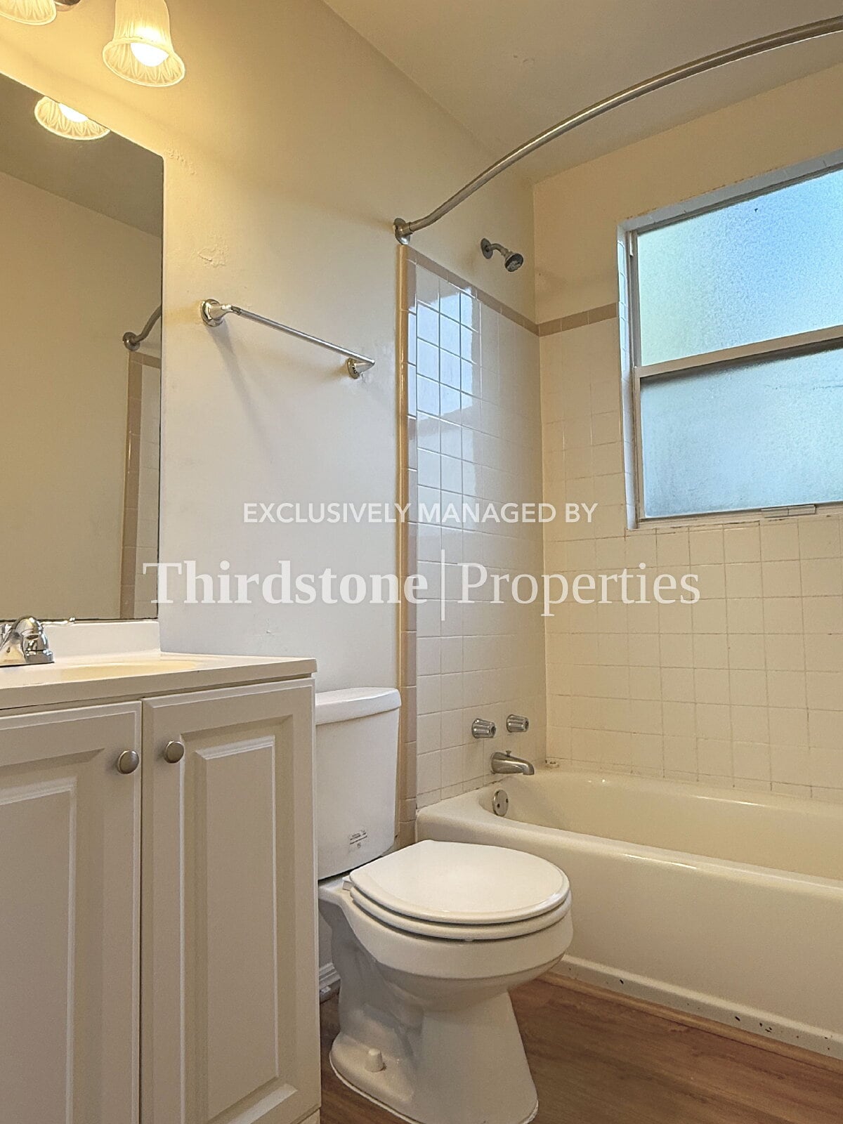 Building Photo - 4833 Kingsbury St