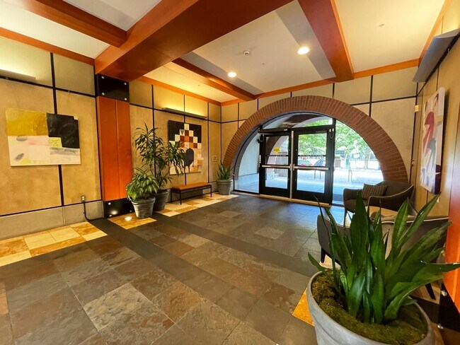 Building Photo - Gorgeous Furnished Pearl District Condo - ...