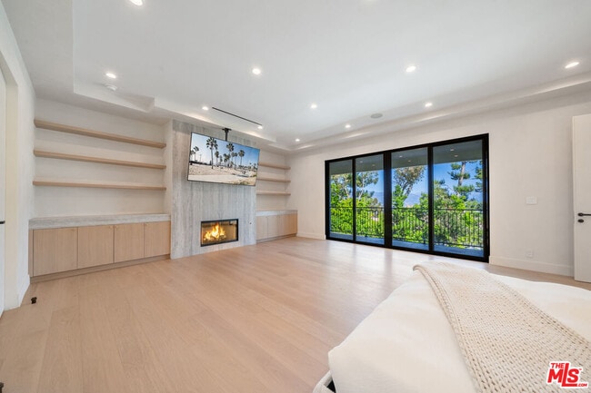 Building Photo - 12001 Crest Ct