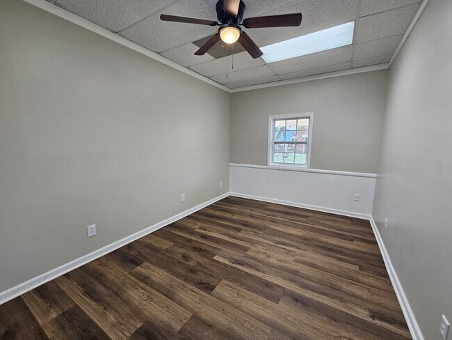 Building Photo - 1198 Holly Springs Rd