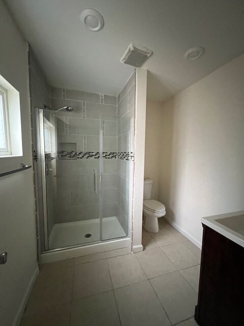 Building Photo - 278 E 9th St