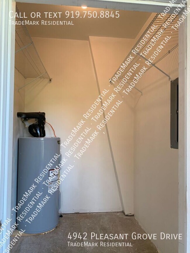 Building Photo - 4942 Pleasant Grove Dr