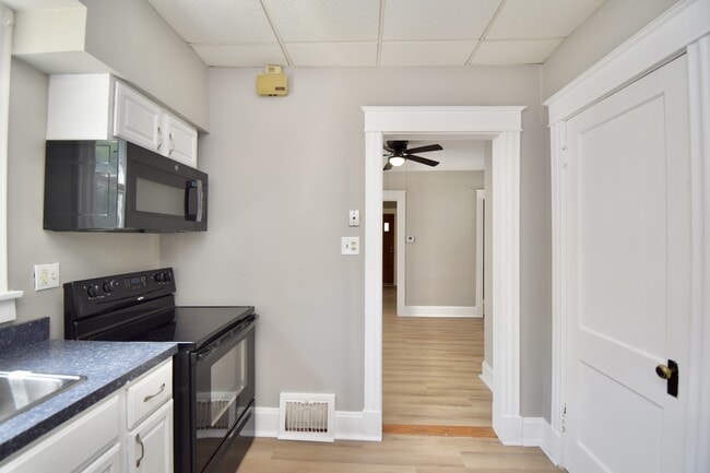 Building Photo - 3048 Taylor Ave