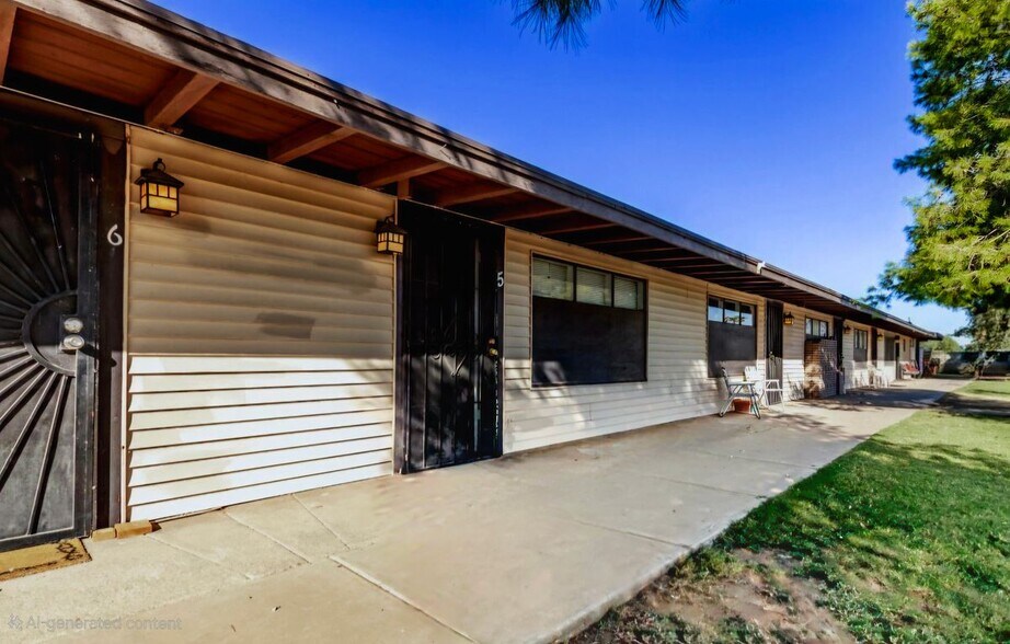 Building Photo - 7508 W Orangewood Ave