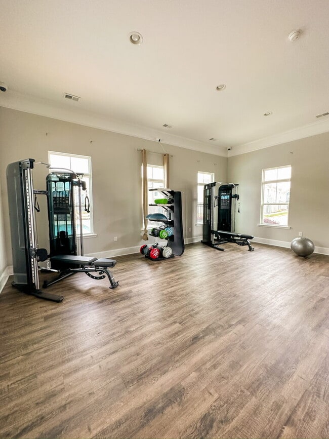 Building Photo - 1980 W Main St