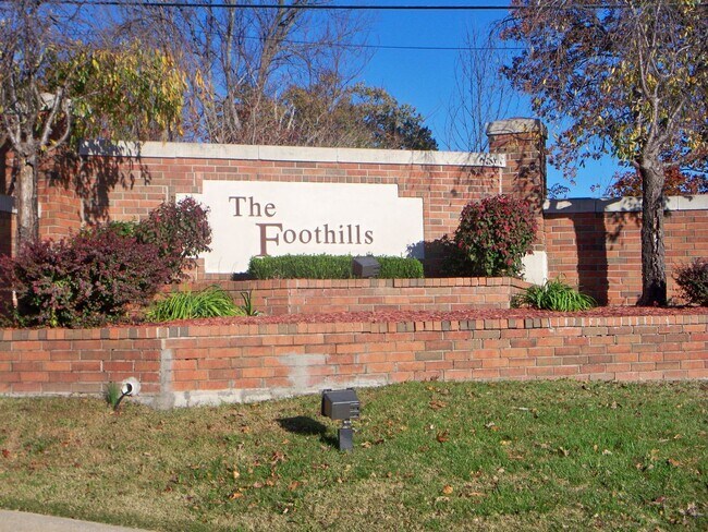 Building Photo - Spacious and Open 2 Bedroom 2 bath apartment/condo, Branson MO