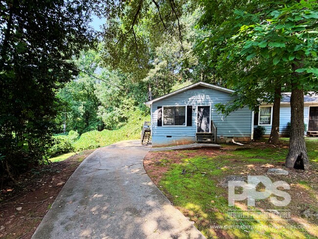 Building Photo - 7128 Greenway Cove SW