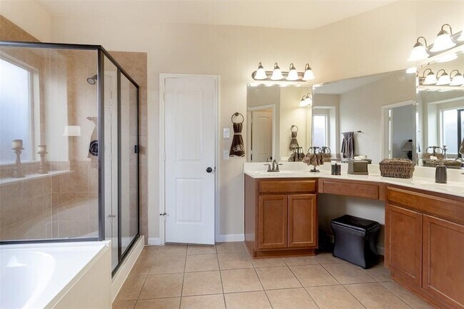 Building Photo - 18311 Red Oak Manor Ln
