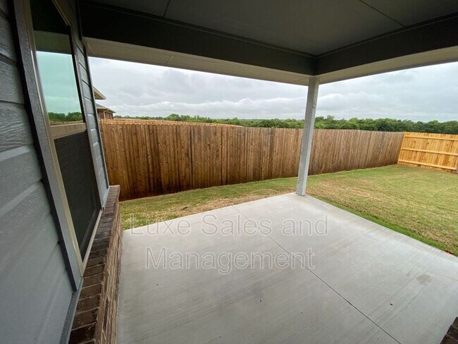 Building Photo - 12817 Double V Dr