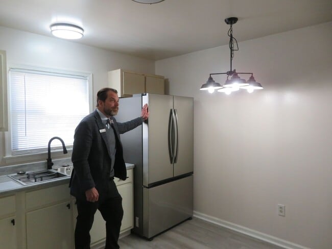 Building Photo - 2529 Pin Oak Ct