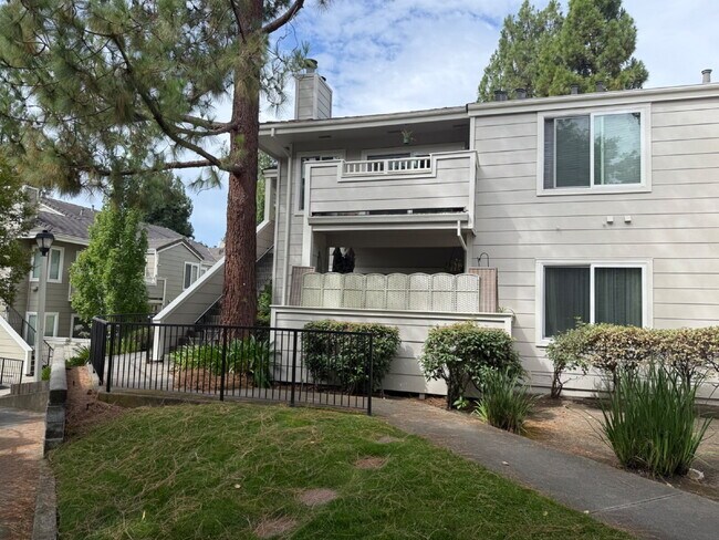 Building Photo - Beautiful 1 Bed/1.25 Bath Spacious Condo in Perfect San Ramon Location