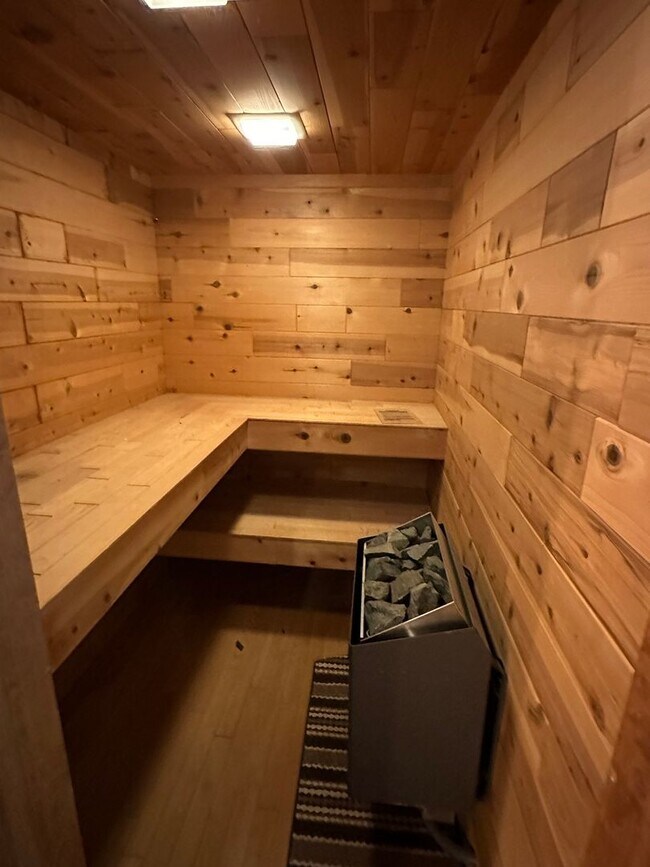 Building Photo - 418 Summit View Rd