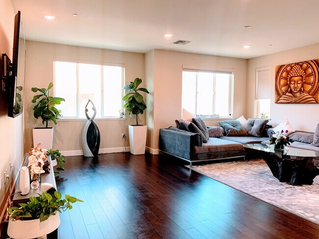 Building Photo - 5967 Raleigh Rd