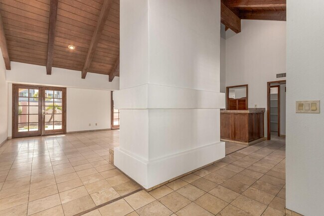 Building Photo - 805 W Toledo St