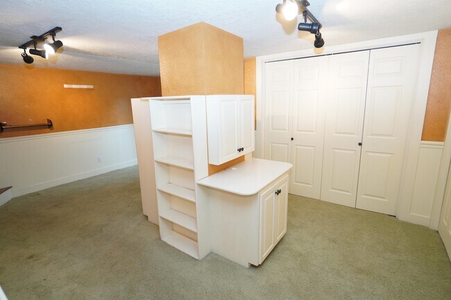 Building Photo - 2721 W Cassia St