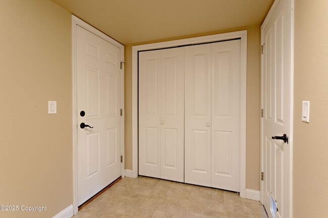 Building Photo - 4 Bedrooms, 3.5 Bathrooms, 2 Car Garage Home Fore Rent In Remington Estates