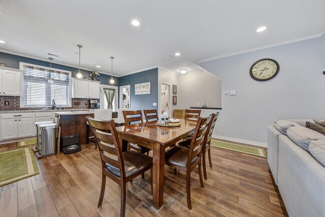 Open floor plan - 2163 Rolling Green Ln