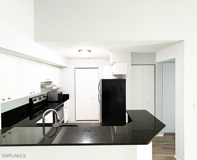 Building Photo - 8225 Ibis Club Dr