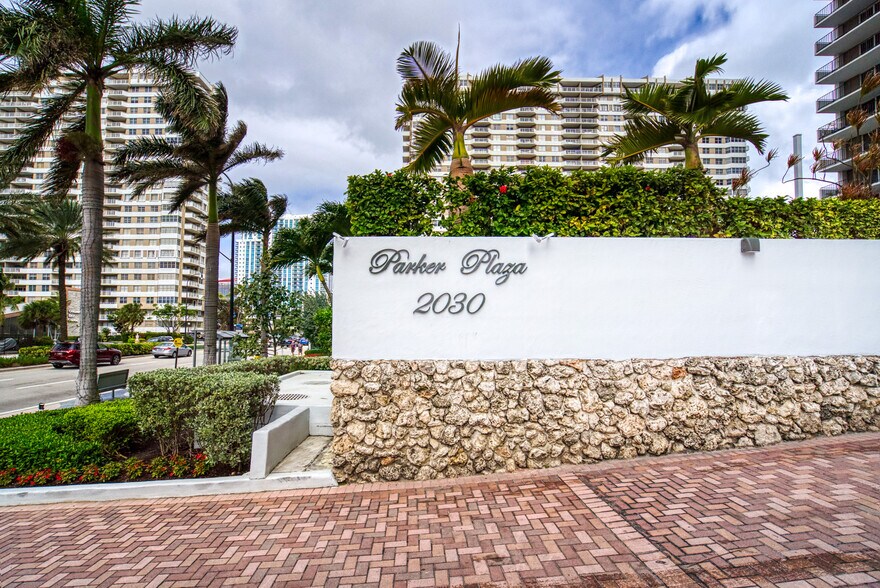 Building Photo - 2030 S Ocean Dr