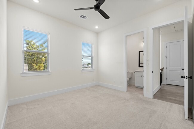 Building Photo - 1406 W 21st St