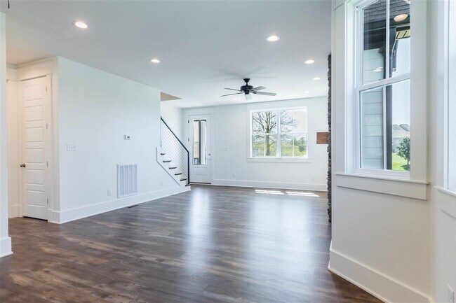 Building Photo - 414 Traditions Blvd