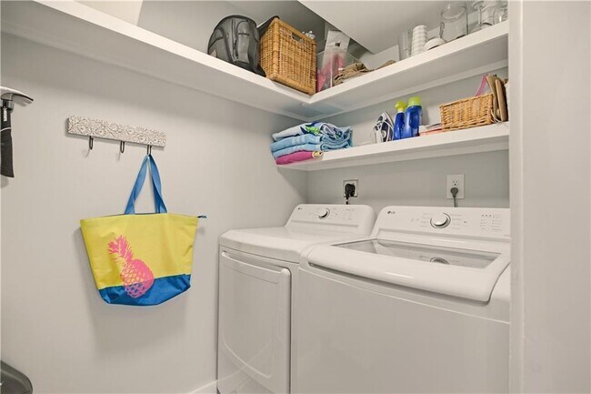 Building Photo - 38 Pope St