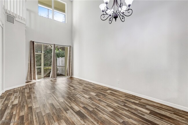 Building Photo - 1365 Mariposa Cir