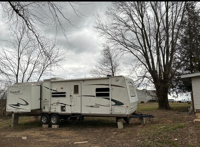 Building Photo - 5549 Hwy D