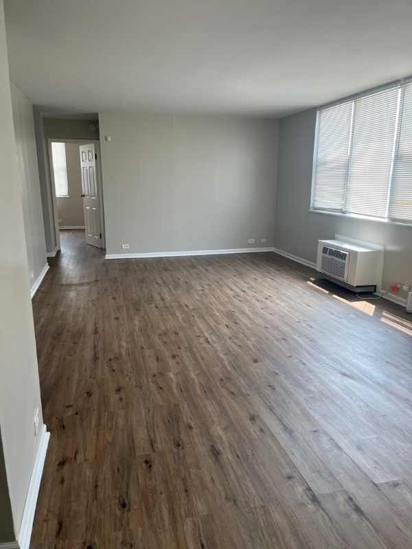 Building Photo - 4300 W Ford City Dr
