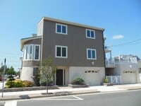 Building Photo - 202 N Princeton Ave