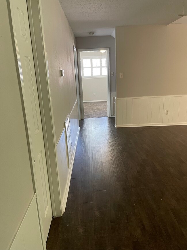 Building Photo - 2058 Shadow Rock Dr