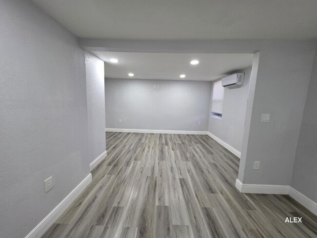 Building Photo - 1100 Beverly Ave NW