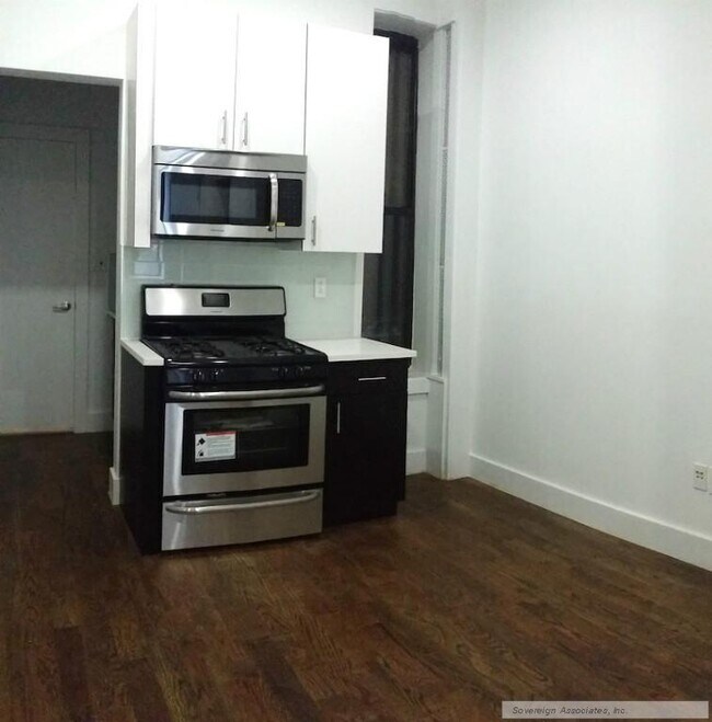 Building Photo - 523 W 156th St