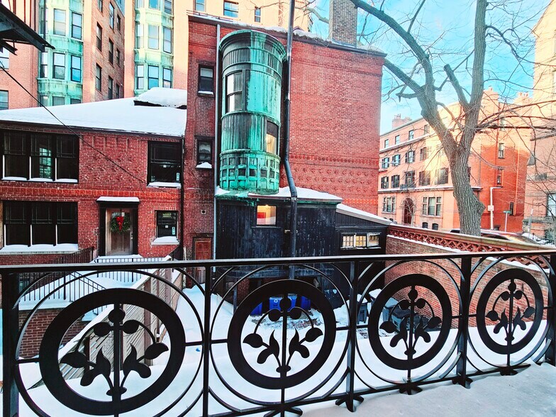 Building Photo - 197 Commonwealth Ave