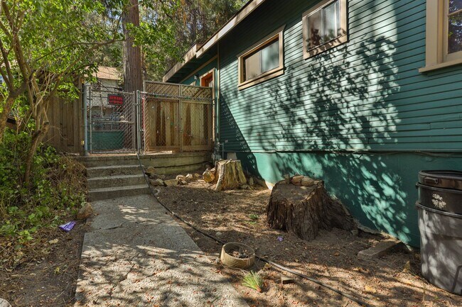 Building Photo - 23747 Shady Ln