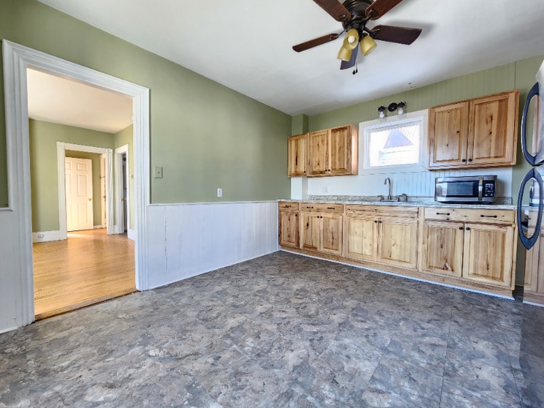 Building Photo - 72 Pier St