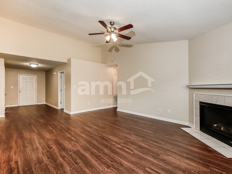 Building Photo - 2063 Meridian Springs Ln