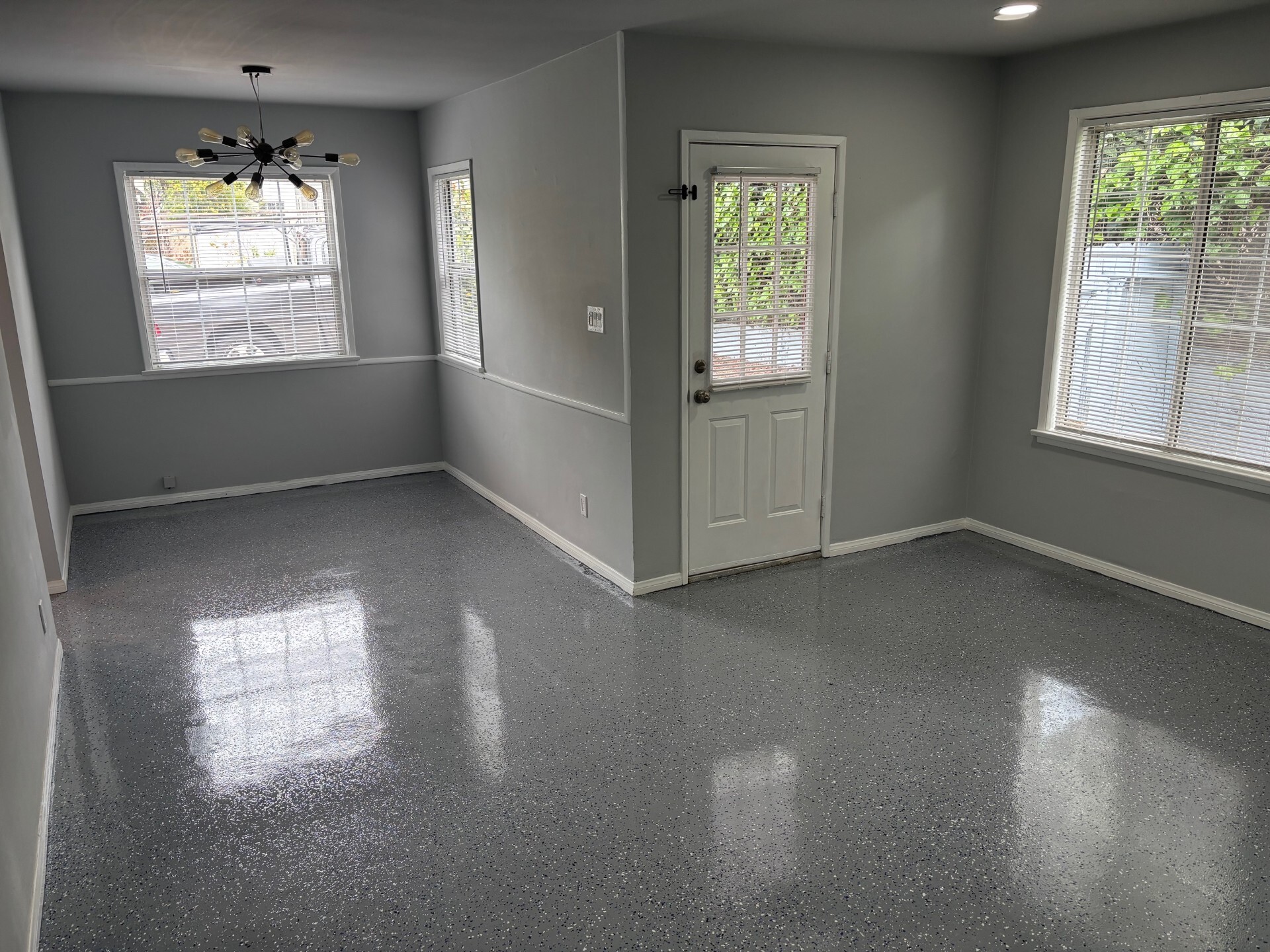 Building Photo - 111 Barney Ct